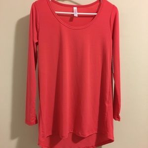 NWT LuLaRoe Lynnae Top